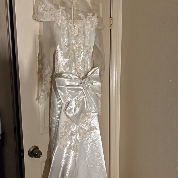 Custom One of a Kind Wedding Dress (vintage, made in 1992) - Picture 9 of 15